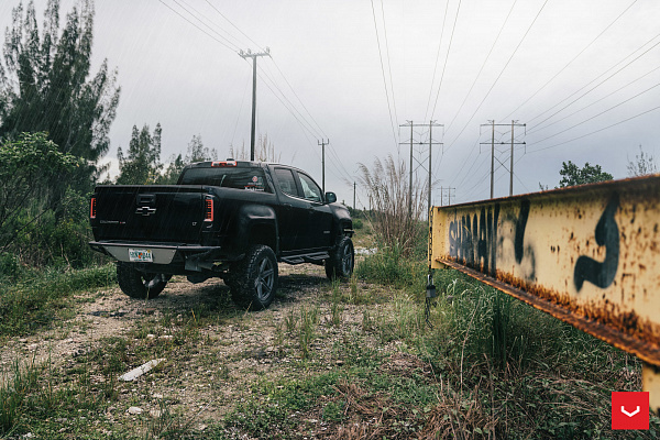 Фото дисков Vossen HF6-2 Сатиновый графит на Chevrolet Colorado