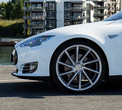 Фото дисков Vossen CVT на Tesla Model S