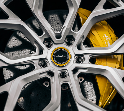 Фото дисков Brixton Forged PF10 на Lamborghini Urus