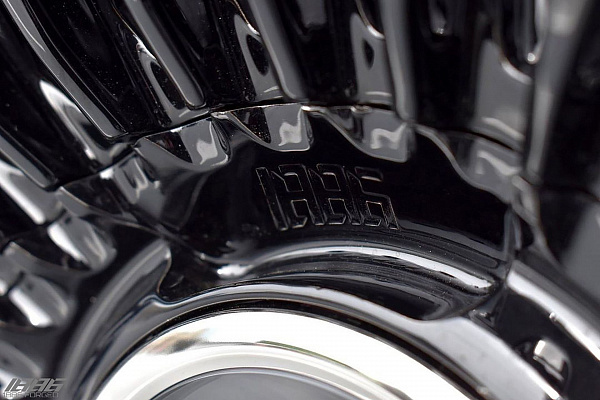 Фото дисков 1886 Wheels G007 Черный глянец на Rolls-Royce Cullinan