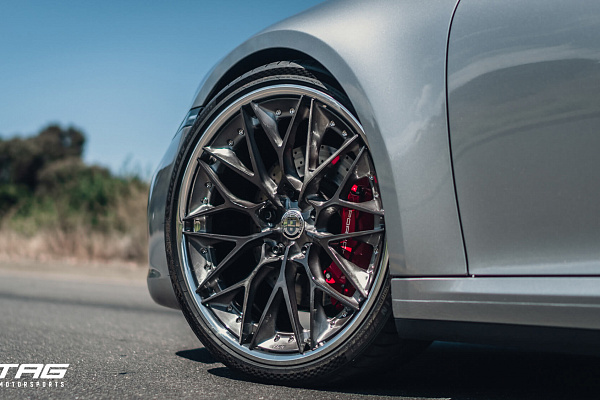 Фото дисков HRE S200 Глянцевый темный лак на Porsche 911 VIII
