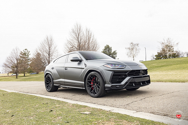 Фото дисков Vossen S17-01 Черный сатин на Lamborghini Urus