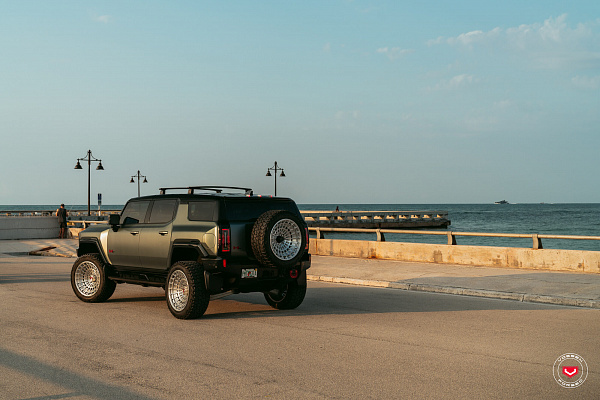 Фото дисков Vossen LCX-04 Глянцевый лак на GMC Hummer EV