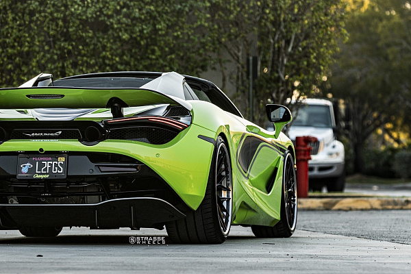 Фото дисков Strasse Wheels SV10M Deep Concave FS Черный глянец на McLaren 720S