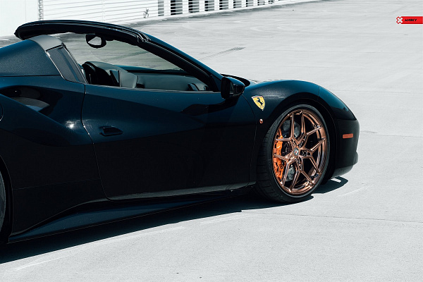 Фото дисков Anrky S1-X4 Глянцевая бронза на Ferrari 812