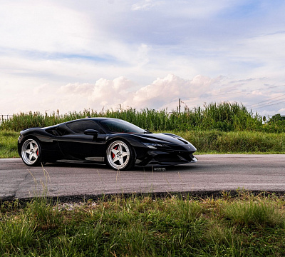 Фото дисков Strasse Wheels F5 Track на Ferrari SF90