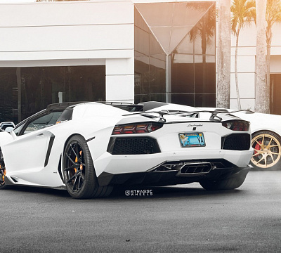Фото дисков Strasse Wheels SM5R Deep Concave Monoblock на Lamborghini Aventador