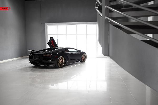 Фото дисков Anrky AN32 Сатиновая шампань на Lamborghini Aventador