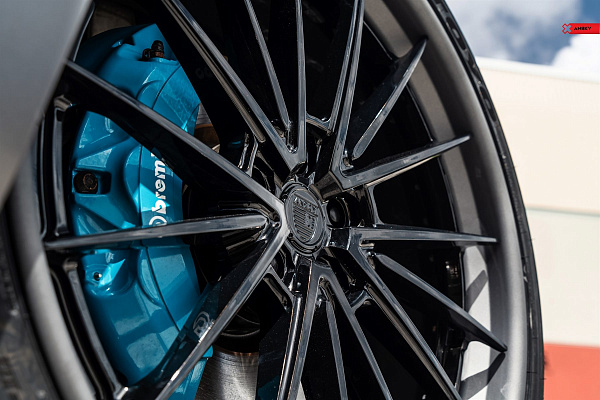 Фото дисков Anrky AN39 Черный глянец на Range Rover IV