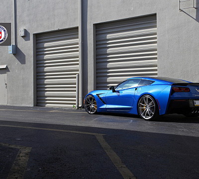 Фото дисков HRE P104 на Chevrolet Corvette C7
