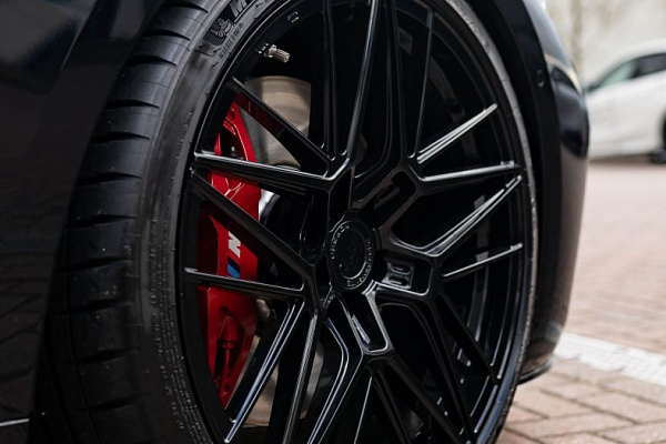 Фото дисков Bola FP1 Черный глянец на BMW 4/M4 (G22/G82)