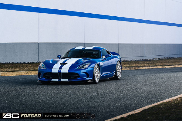 Фото дисков BC Forged HCS04 Глянцевый лак на Dodge Viper