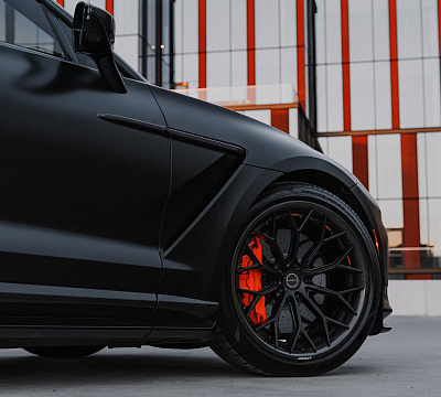 Фото дисков Brixton Forged CM6-R на Aston Martin DBX