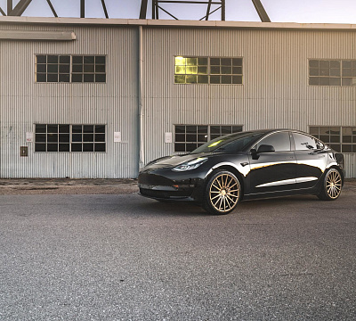 Фото дисков Vossen VFS-2 на Tesla Model 3