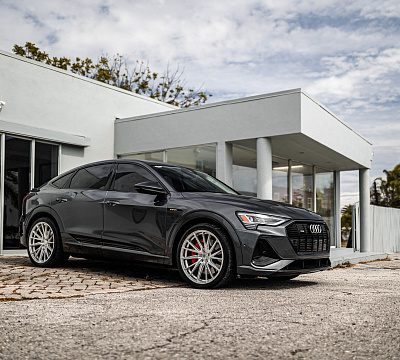 Фото дисков Vossen HF-4T на Audi E-tron