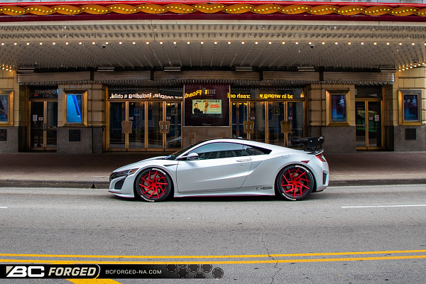 Фото дисков BC Forged HCA218 Красный глянец на Acura NSX II