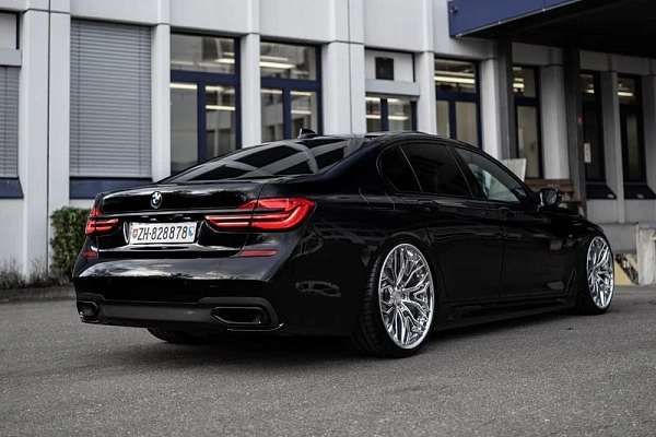 BMW 7 G12