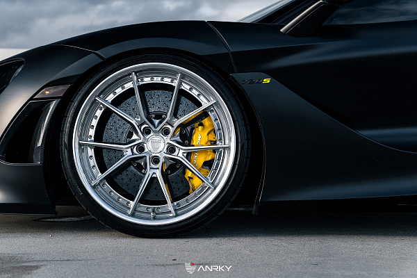 Фото дисков Anrky AN32 Полированный лак на McLaren 720S