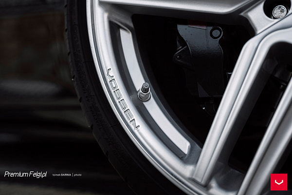 Фото дисков Vossen HF-1 Серебро на Audi R8 (4S)