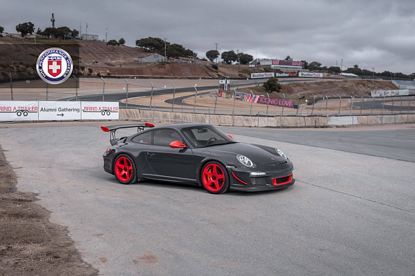Фото дисков HRE 305M Красный глянец на Porsche 911 VI