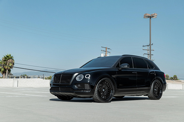 Фото дисков HRE 501 Черный сатин на Bentley Bentayga