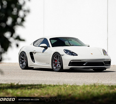 Фото дисков BC Forged RZ25 на Porsche Cayman II