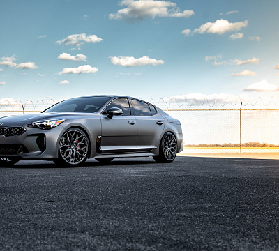 Фото дисков Vossen HF-2 на Kia Stinger