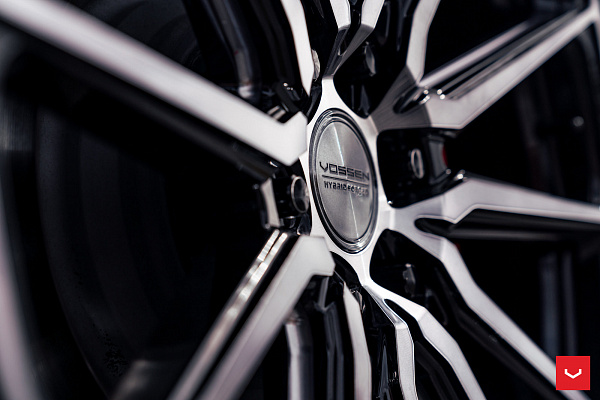 Фото дисков Vossen HF6-1 Глянцевый темный лак на Cadillac Escalade IV