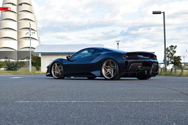 Фото дисков Anrky S1-X3 Сатиновая шампань на Ferrari 488