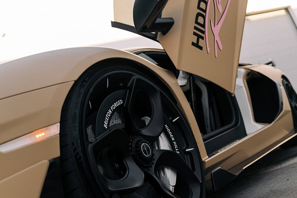 Фото дисков Brixton Forged NC01-R Черный сатин на Lamborghini Aventador