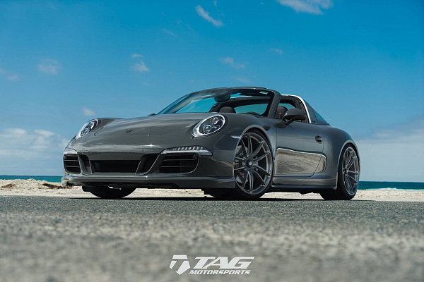 Фото дисков HRE P104 Глянцевый темный лак на Porsche 911 VII