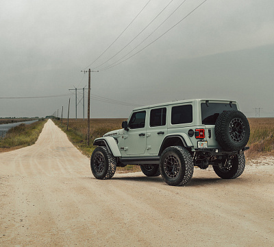 Фото дисков Vossen HFX-1 (5-Lug) на Jeep Wrangler IV (JL)