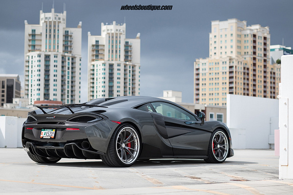 Фото дисков HRE S101 Глянцевый темный лак на McLaren 570S