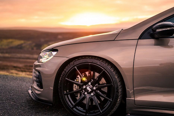 Фото дисков Bola CSR Черный глянец на Volkswagen Scirocco III