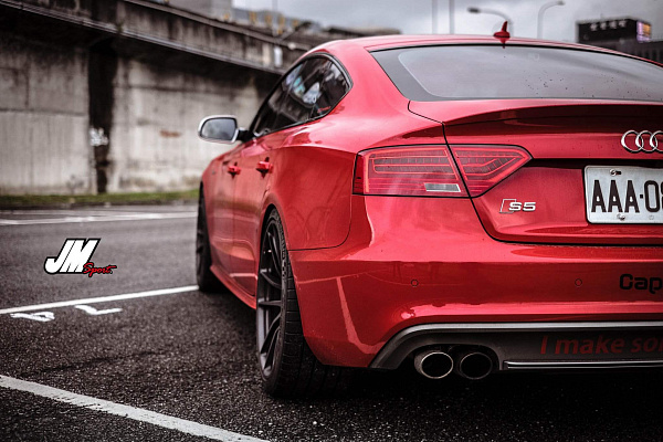 Фото дисков HRE P104 Черный сатин на Audi A/S/RS 5 (8T)