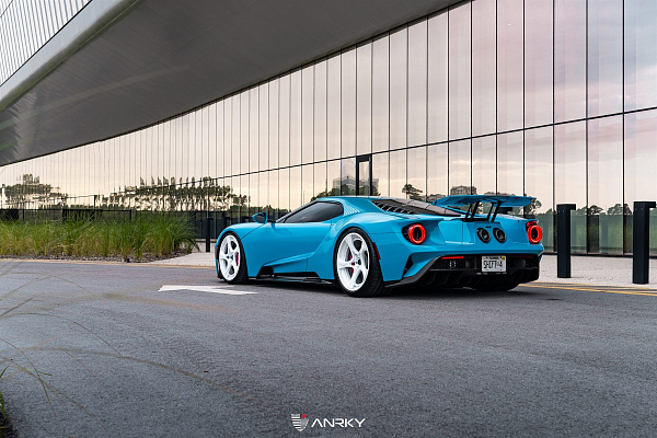 Фото дисков Anrky XR-305 Белый глянец на Ford GT II
