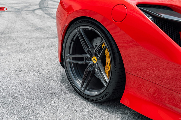 Фото дисков Anrky AN17 Глянцевый темный лак на Ferrari F8