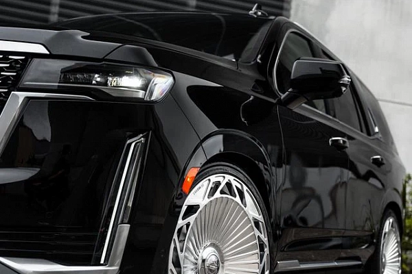 Фото дисков ST Wheels ST Luxury Полированный лак на Cadillac Escalade V