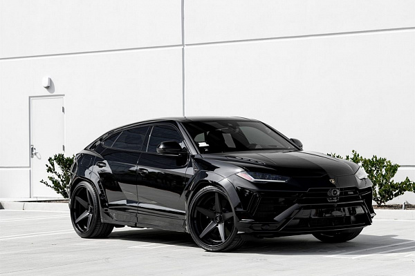 Фото дисков Anrky RS5.3 Черный сатин на Lamborghini Urus