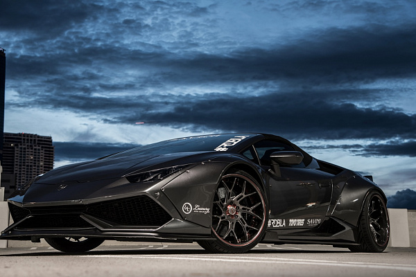 Фото дисков Savini SV72 Глянцевый темный лак на Lamborghini Huracan