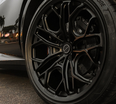 Фото дисков Brixton Forged PF14 R / RS на Ferrari Purosangue