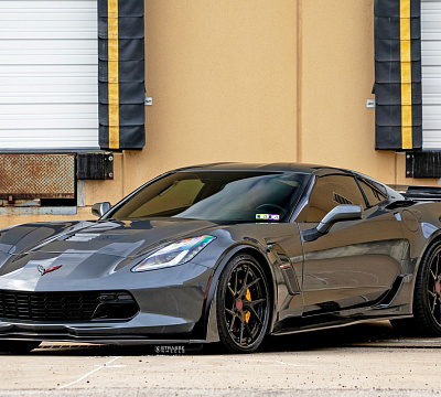Фото дисков Strasse Wheels SM5RT Deep Concave FS на Chevrolet Corvette C7
