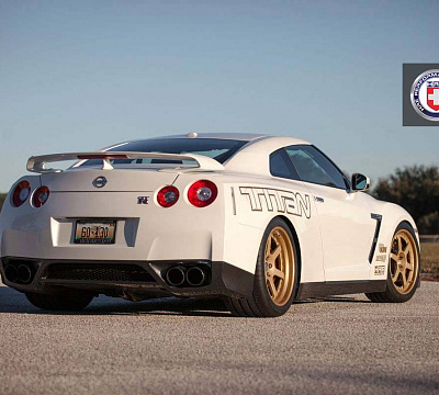 Фото дисков HRE C106 на Nissan GT-R