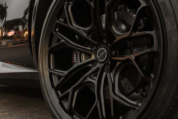 Фото дисков Brixton Forged PF14 R / RS Черный сатин на Ferrari Purosangue