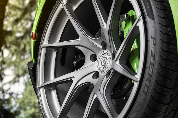 Фото дисков Strasse Wheels SM5RT Deep Concave Monoblock Сатиновый темный лак на Lamborghini Huracan