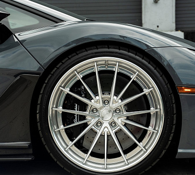 Фото дисков Anrky AN39 на Lamborghini Revuelto