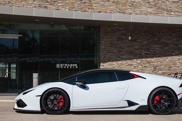 Фото дисков Strasse Wheels SM5R Deep Concave Monoblock Другой цвет на Lamborghini Huracan