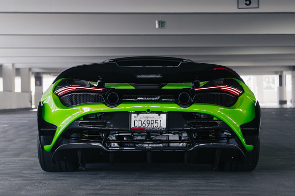 Фото дисков Brixton Forged PF10 Черный глянец на McLaren 720S