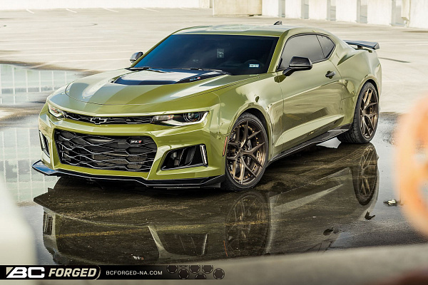 Фото дисков BC Forged HCS21 Глянцевая бронза на Chevrolet Camaro VI