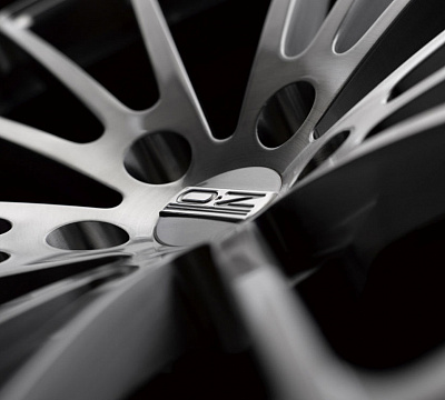 OZ Racing Ares HLT